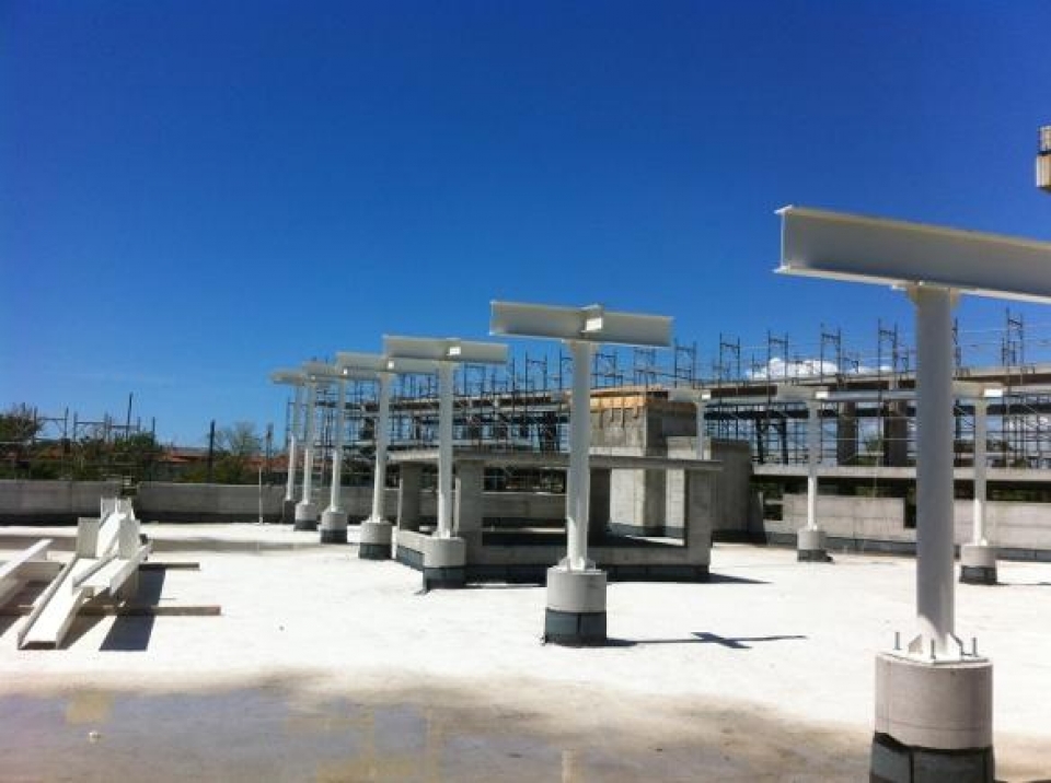 Strutture in ferro certificate realizzate a Roma da NDC Carpenteria - Il complesso La Piazzetta a Fregene
